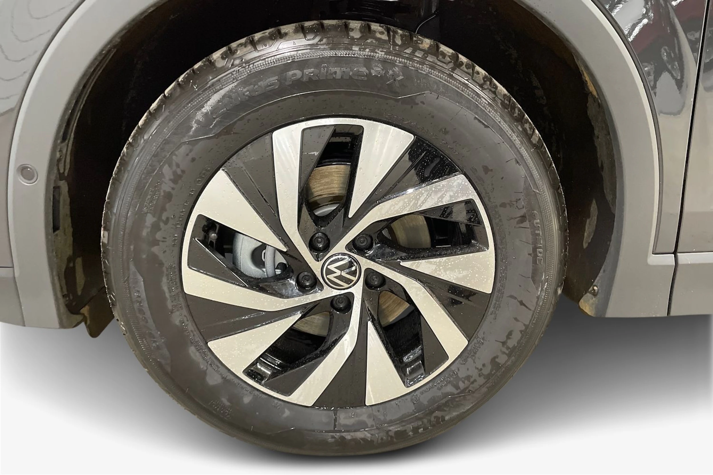 harmaa Volkswagen Tiguan 2026 kuva 9.