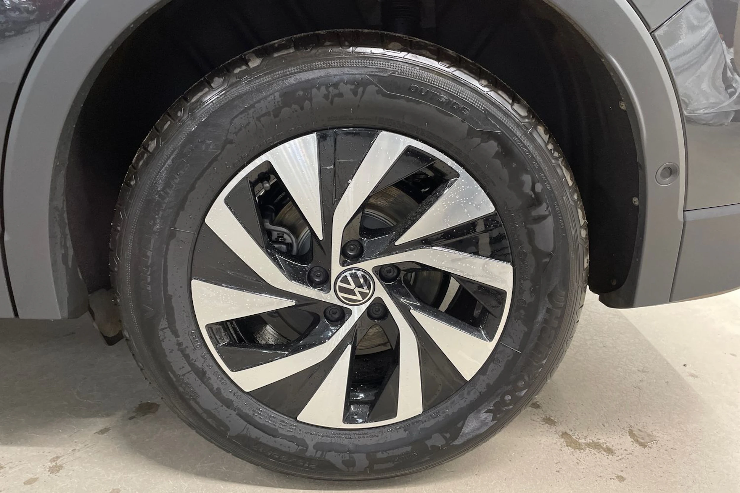 harmaa Volkswagen Tiguan 2026 kuva 10.