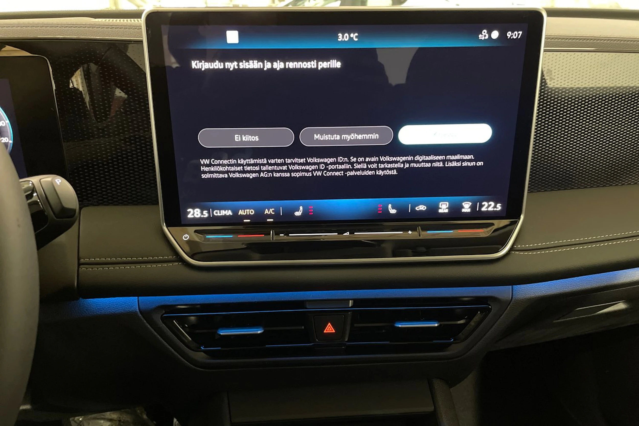 harmaa Volkswagen Tiguan 2026 kuva 12.