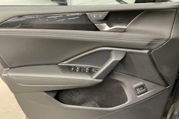 harmaa Volkswagen Tiguan 2026 kuva 15.