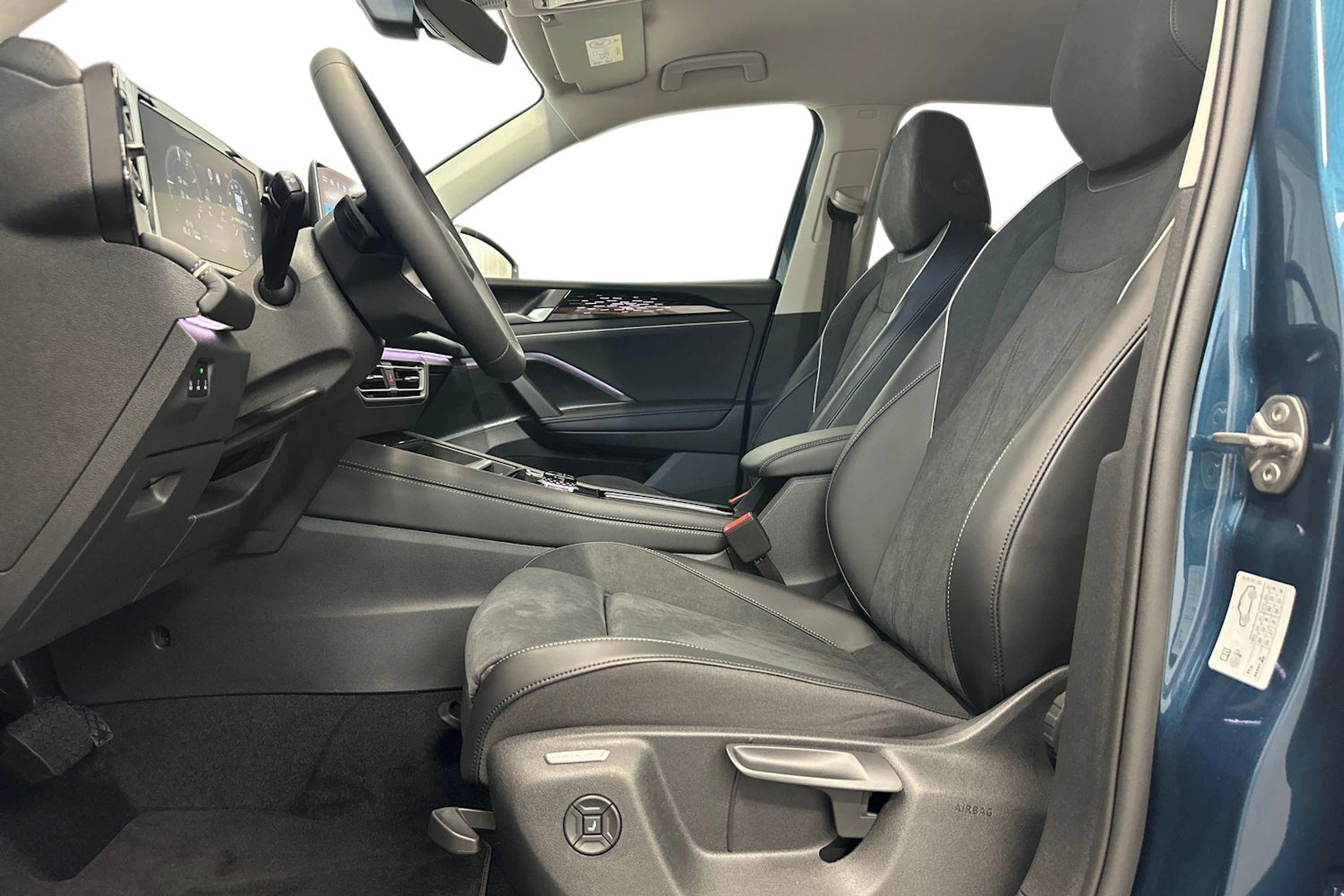 met. sininen Volkswagen Tiguan 2026 kuva 7.
