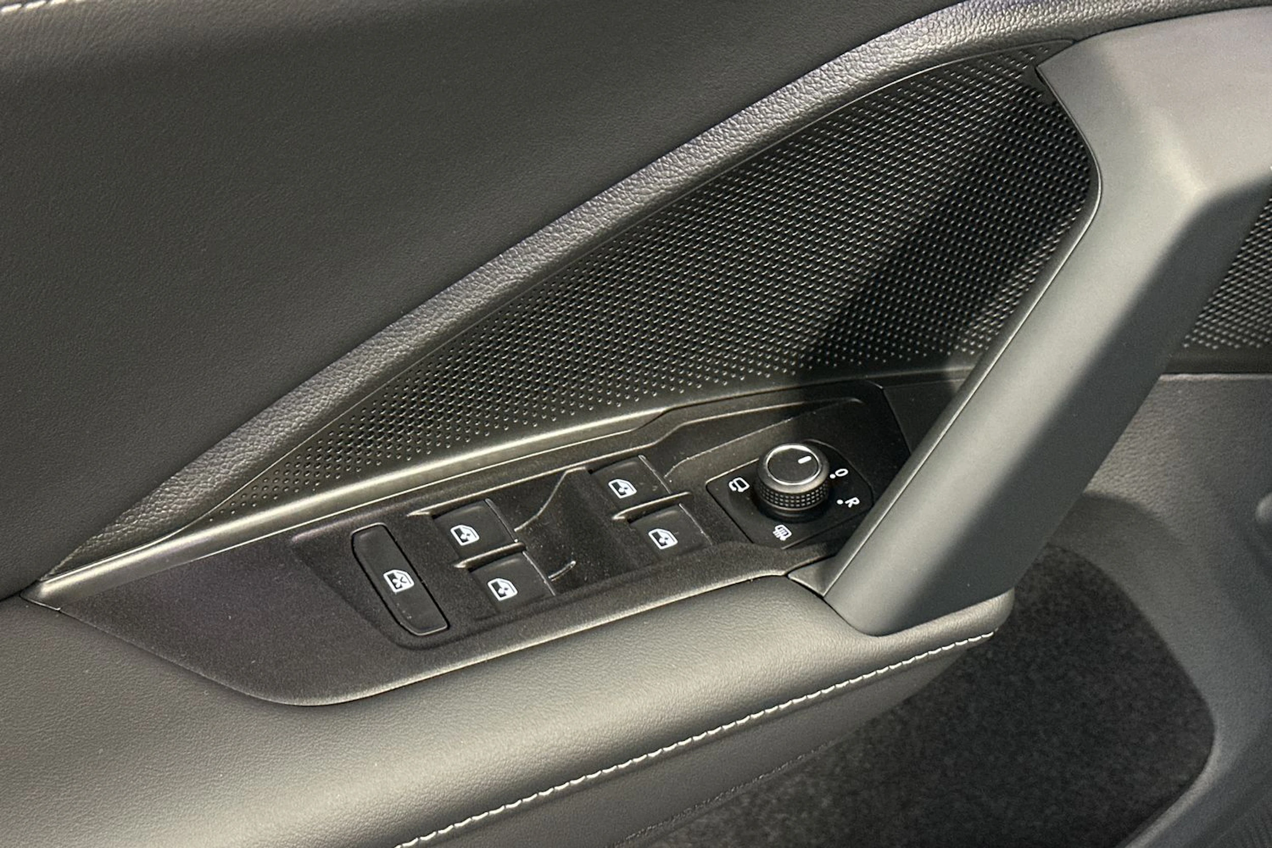 met. sininen Volkswagen Tiguan 2026 kuva 13.