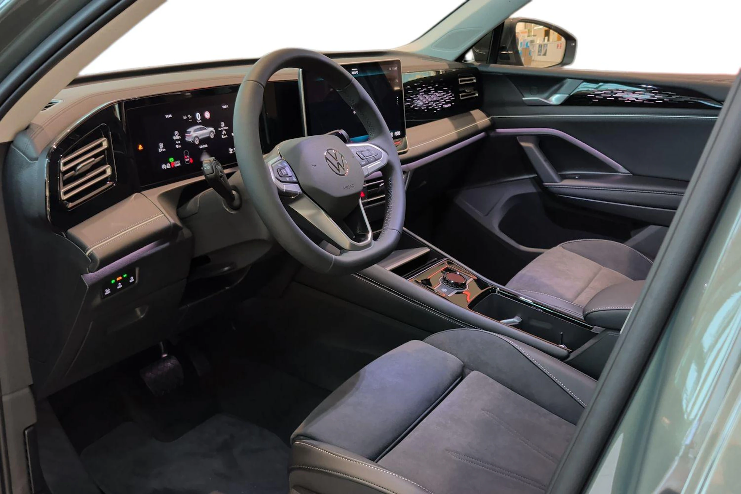 vihreä Volkswagen Tiguan 2026 kuva 6.