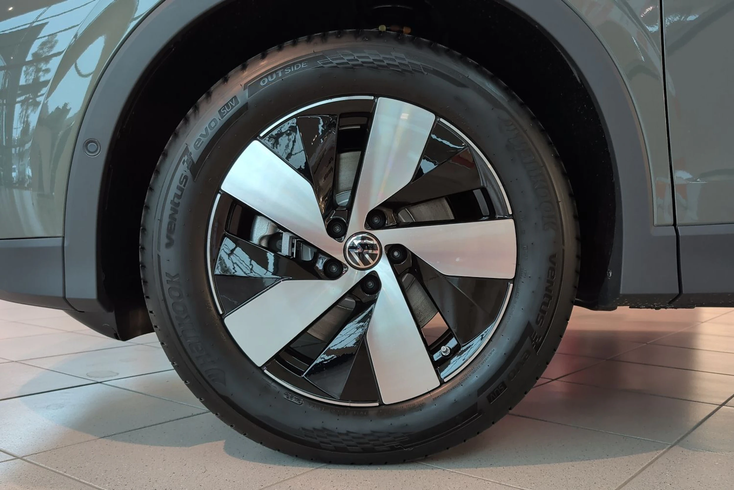 vihreä Volkswagen Tiguan 2026 kuva 10.