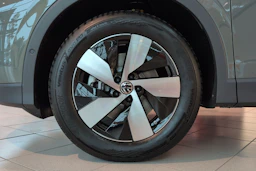 vihreä Volkswagen Tiguan 2026 kuva 10.