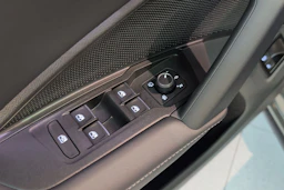 vihreä Volkswagen Tiguan 2026 kuva 12.