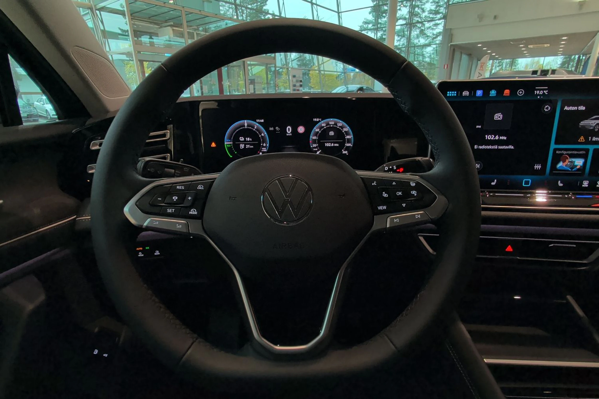 vihreä Volkswagen Tiguan 2026 kuva 13.