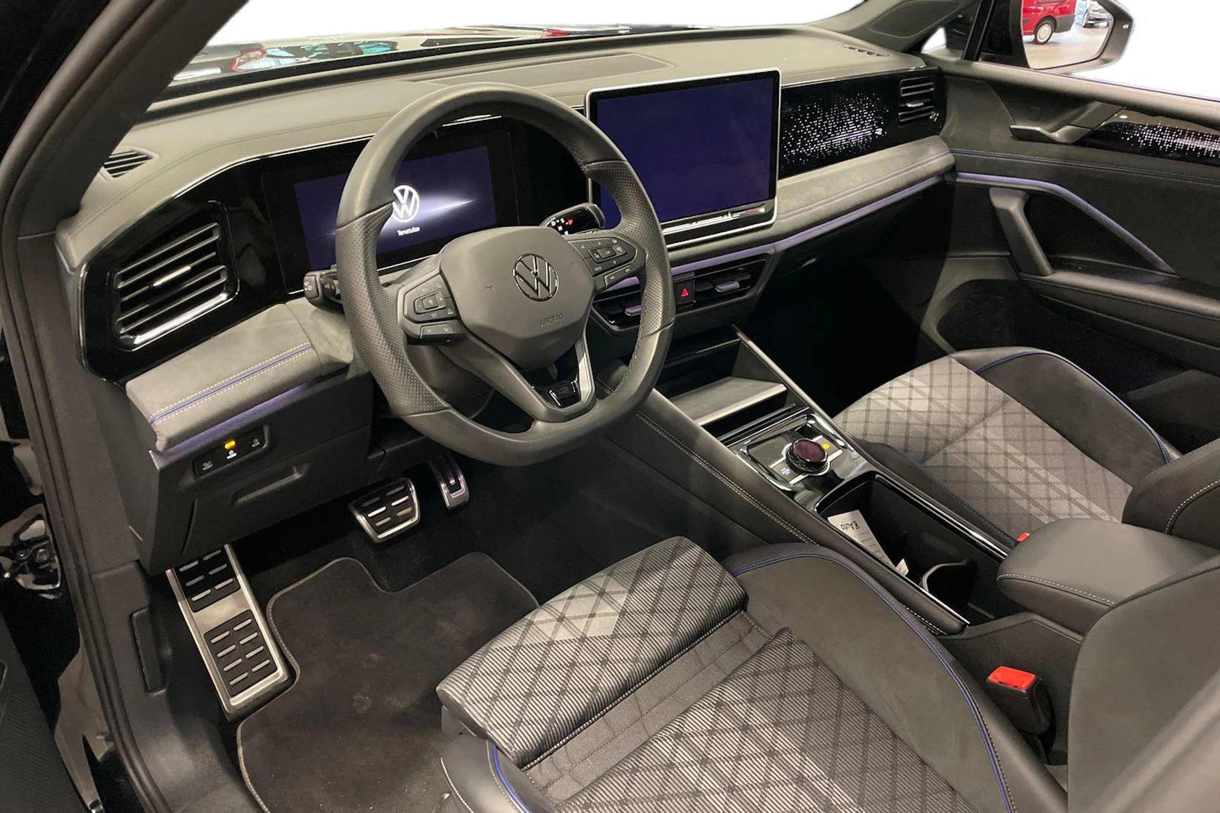 musta Volkswagen Tiguan 2026 kuva 3.