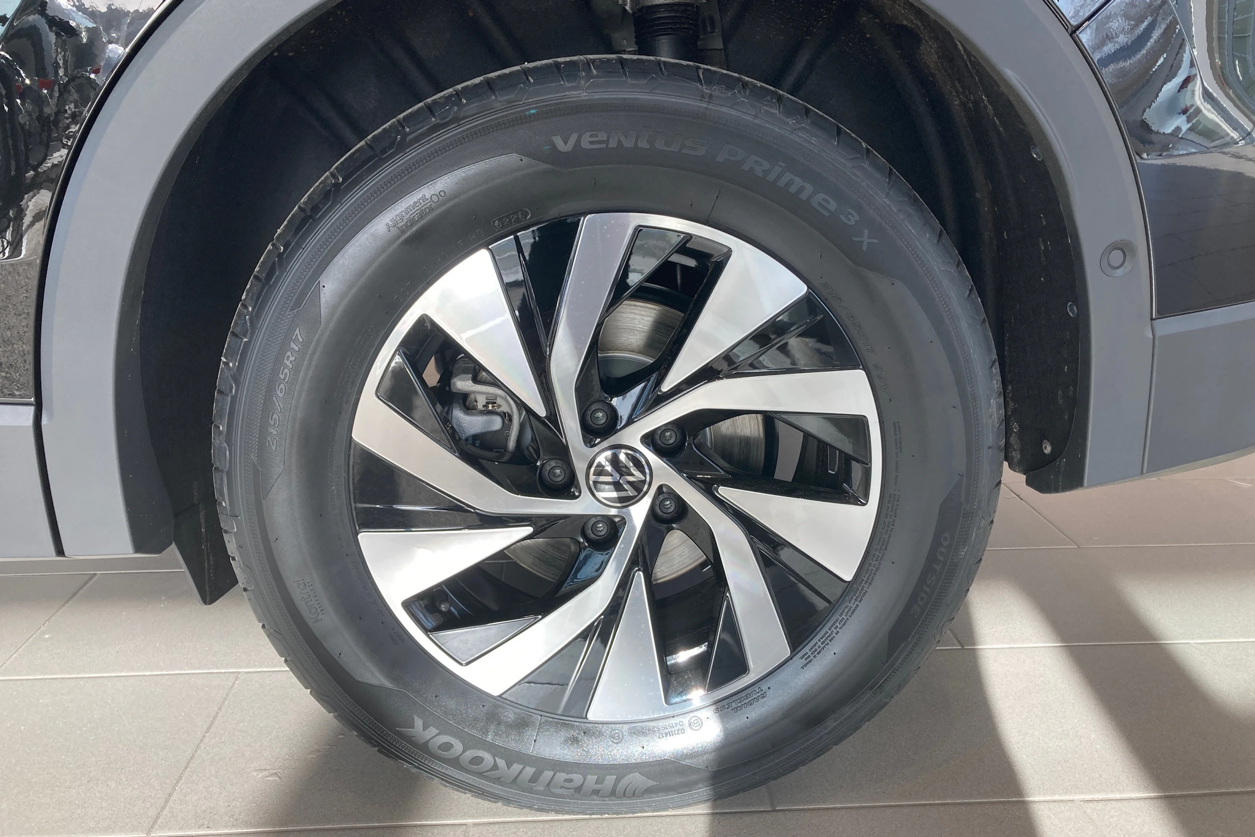 musta Volkswagen Tiguan 2026 kuva 10.