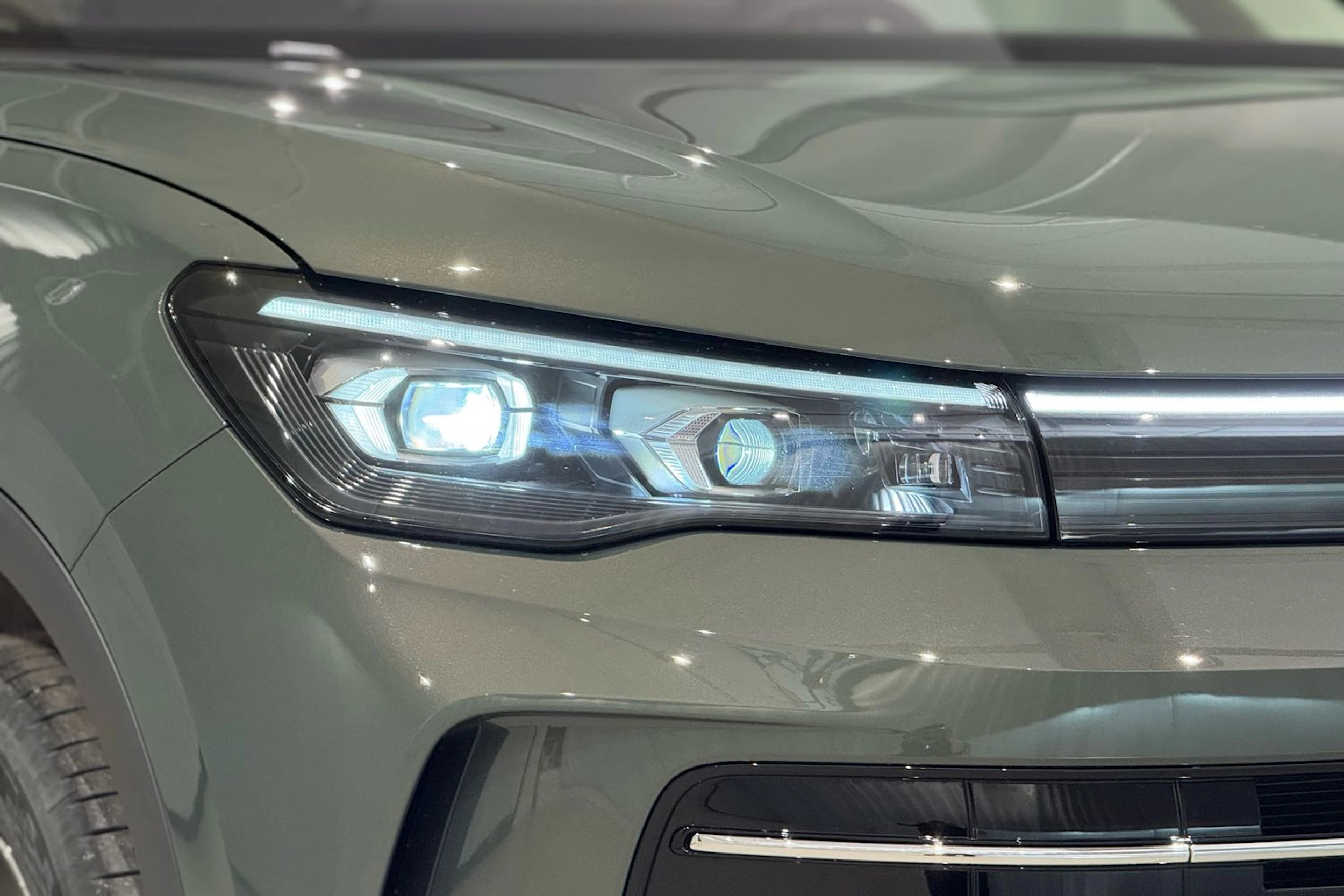 vihreä Volkswagen Tiguan 2026 kuva 11.