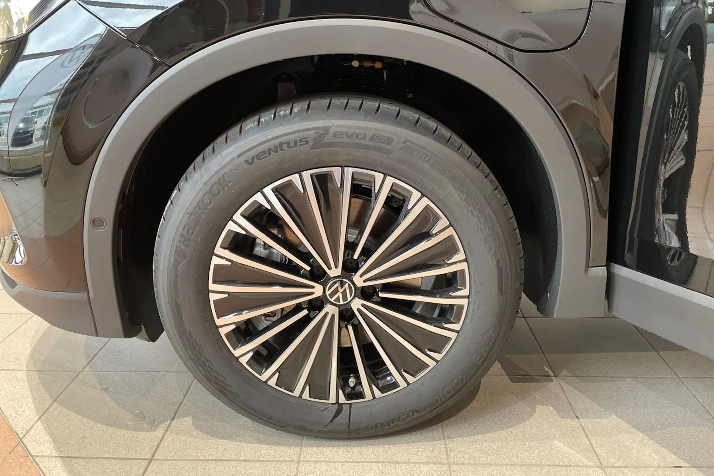 musta Volkswagen Tiguan 2027 kuva 10.