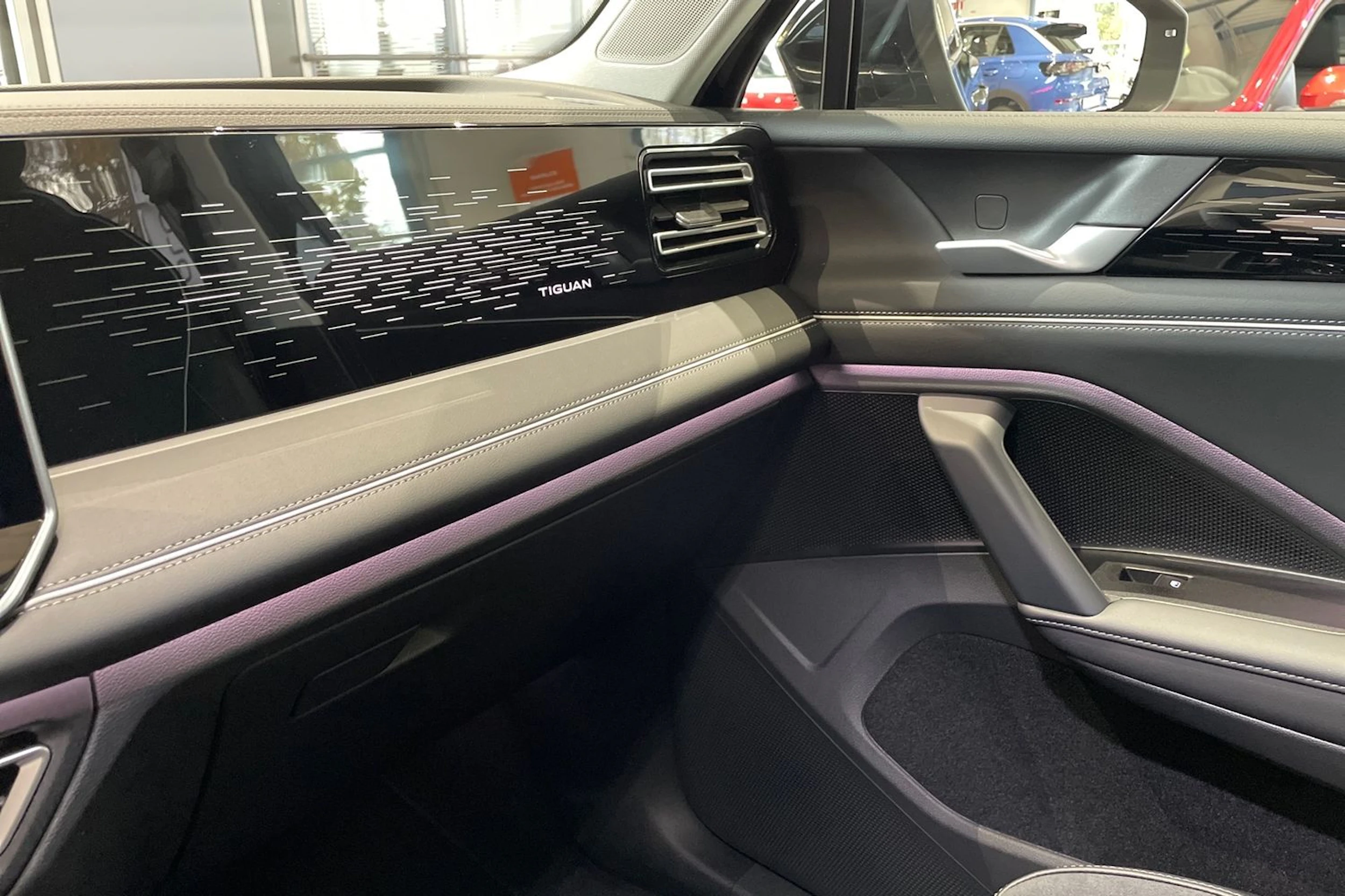 musta Volkswagen Tiguan 2027 kuva 25.