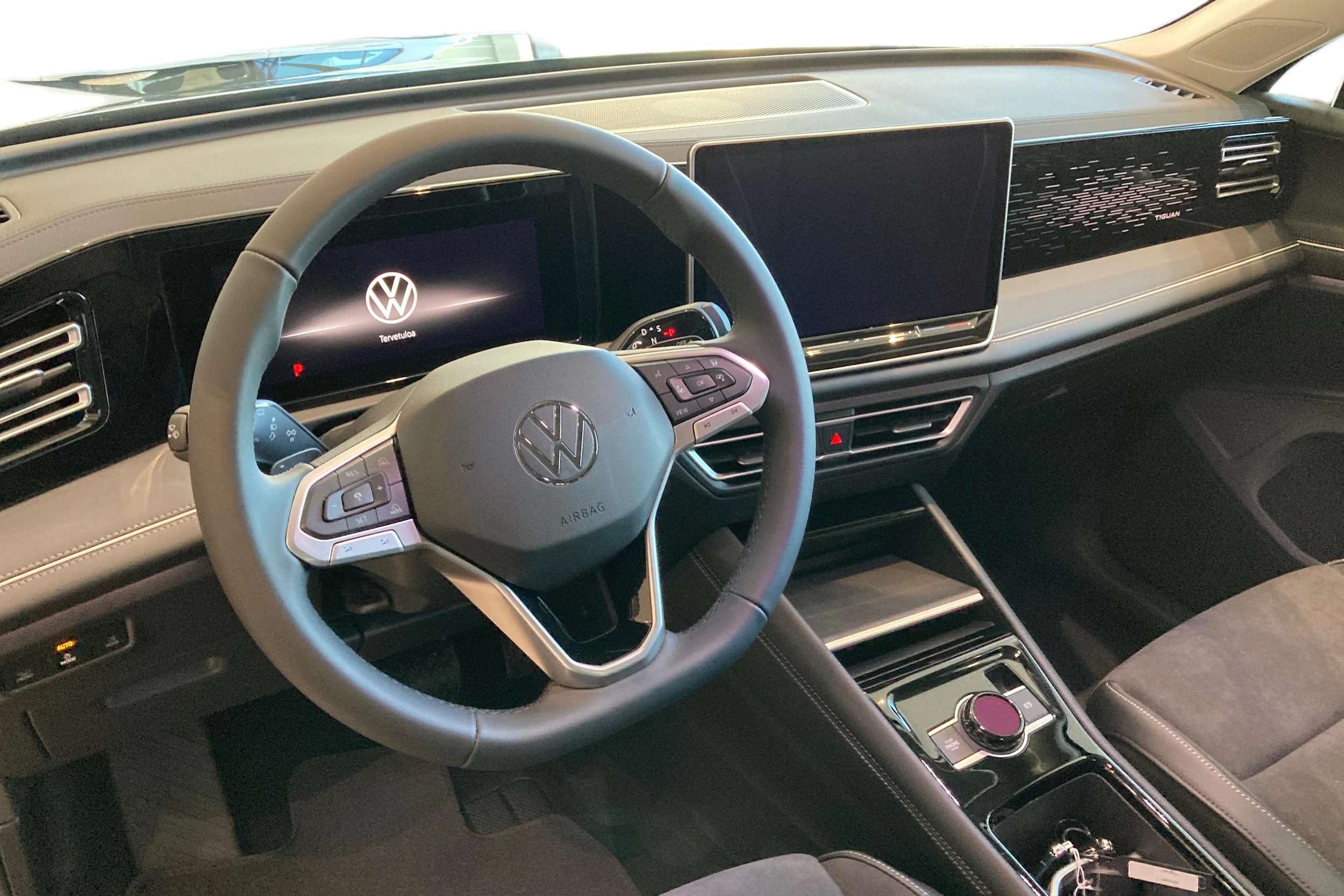 sininen Volkswagen Tiguan 2027 kuva 6.