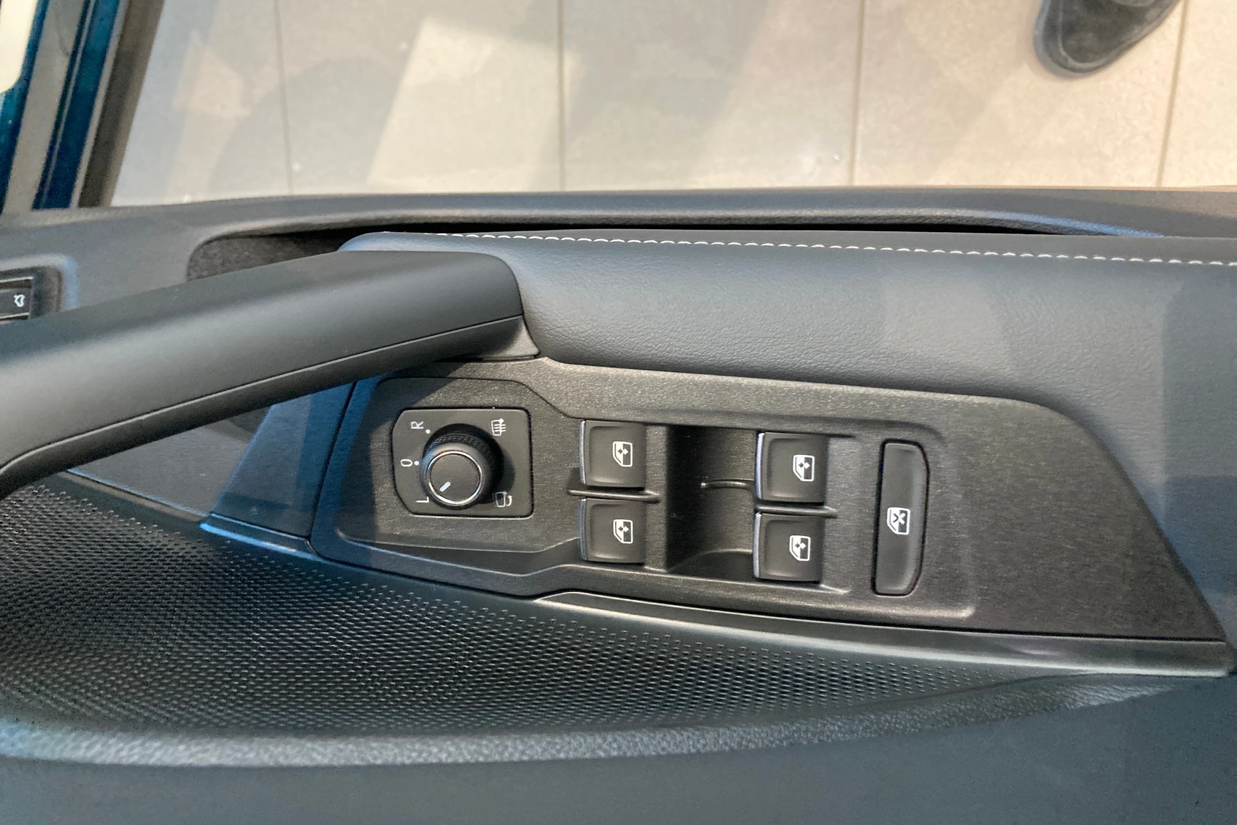 sininen Volkswagen Tiguan 2027 kuva 11.