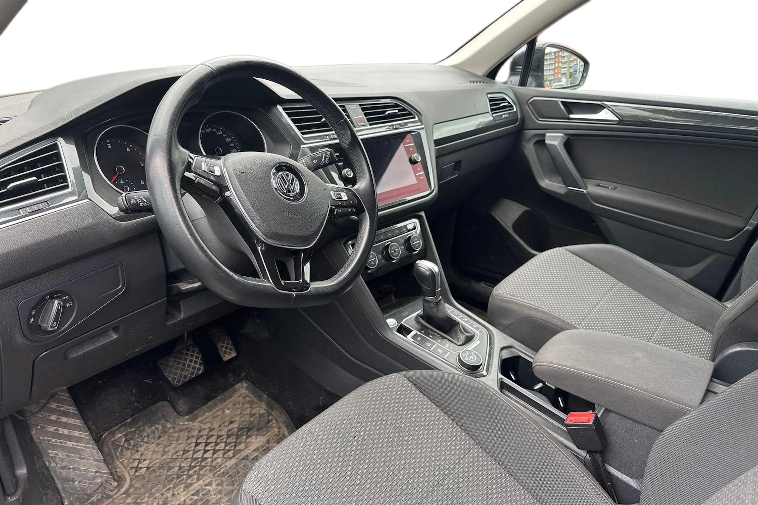 Musta Volkswagen Tiguan Allspace 2018 kuva 3.