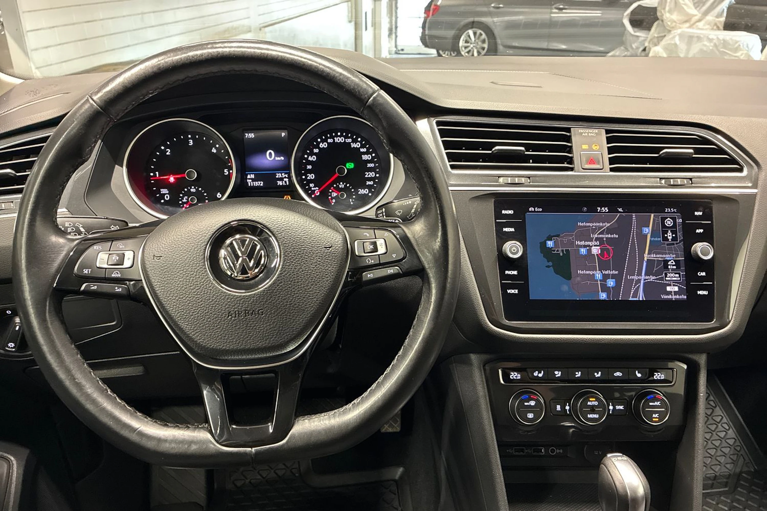 Musta Volkswagen Tiguan Allspace 2018 kuva 11.