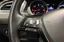 Musta Volkswagen Tiguan Allspace 2018 kuva 13.