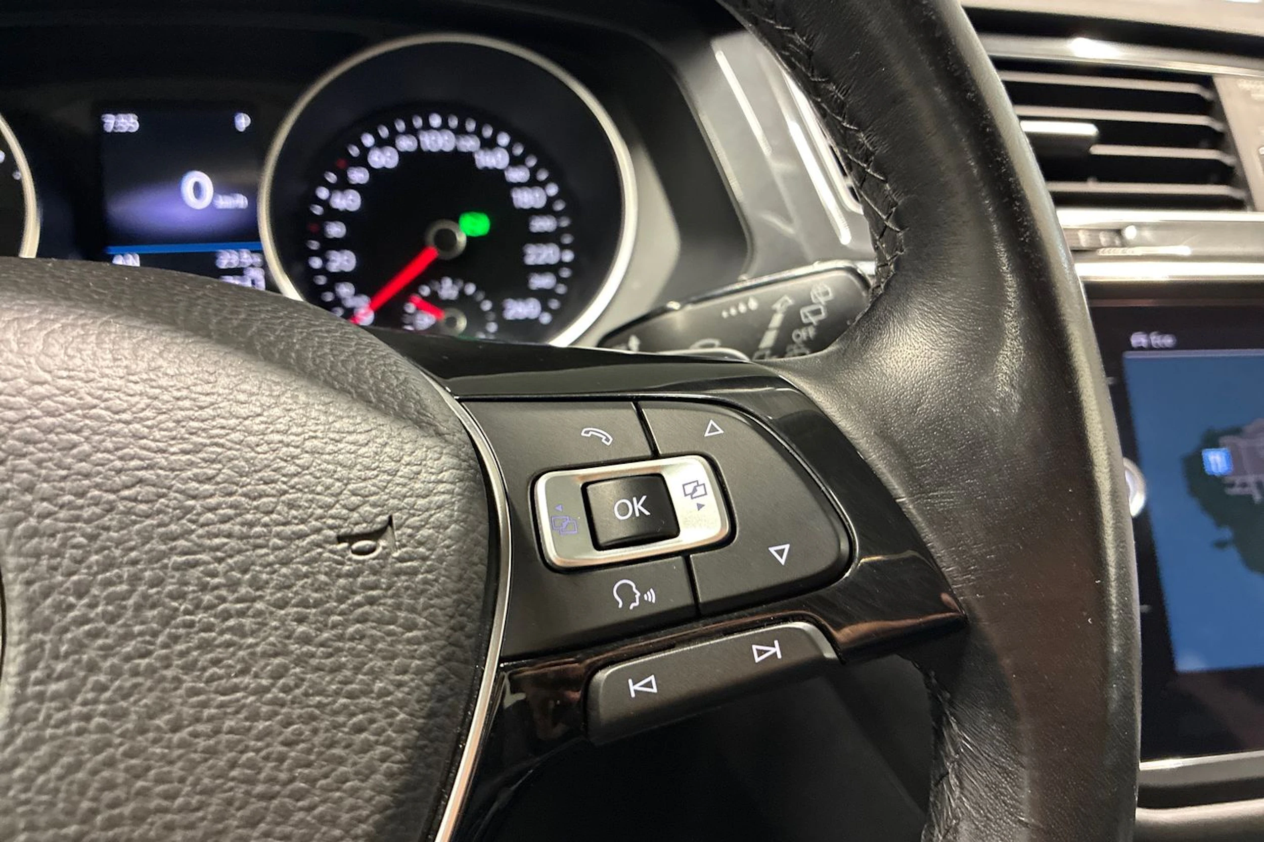 Musta Volkswagen Tiguan Allspace 2018 kuva 14.
