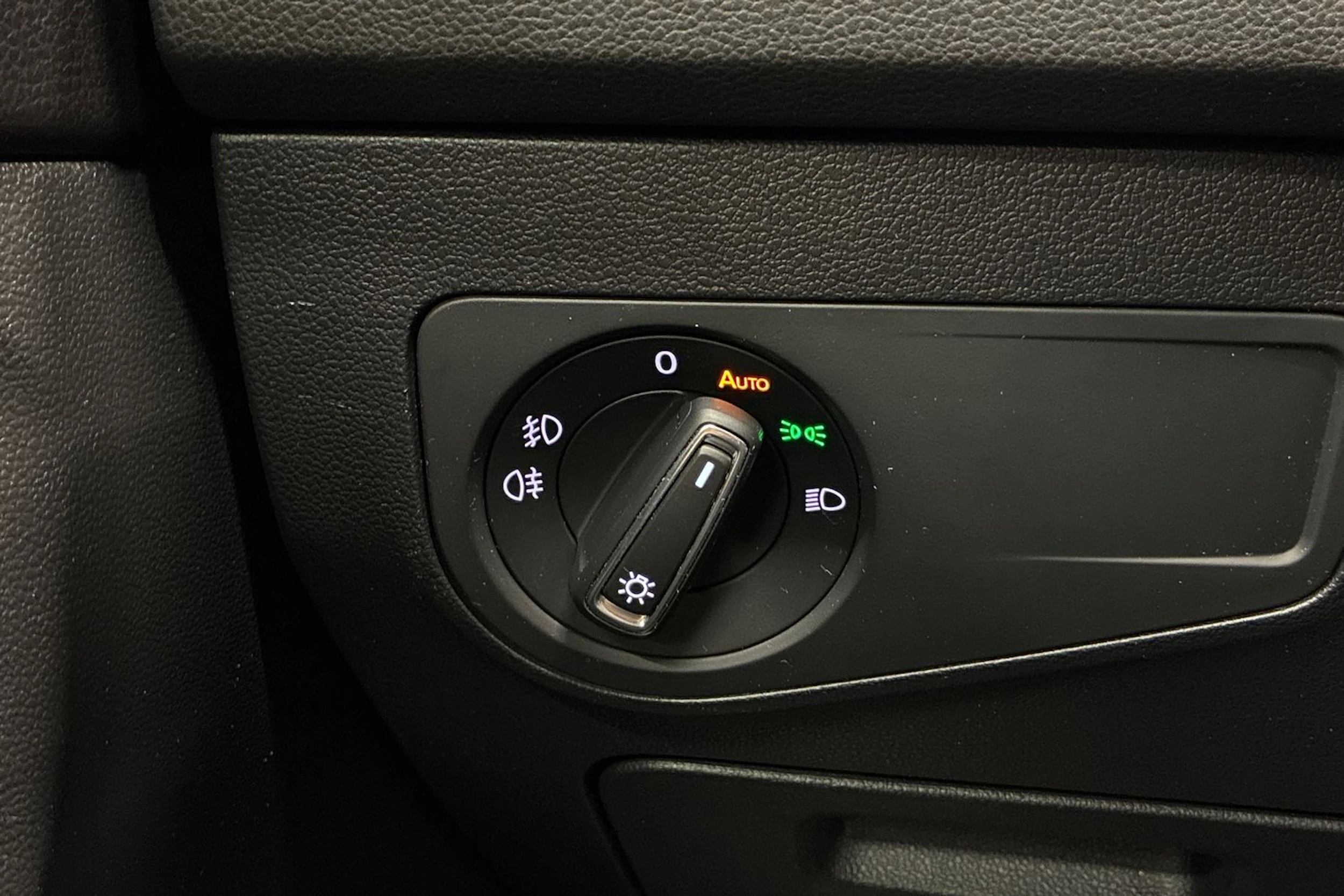 Musta Volkswagen Tiguan Allspace 2018 kuva 16.