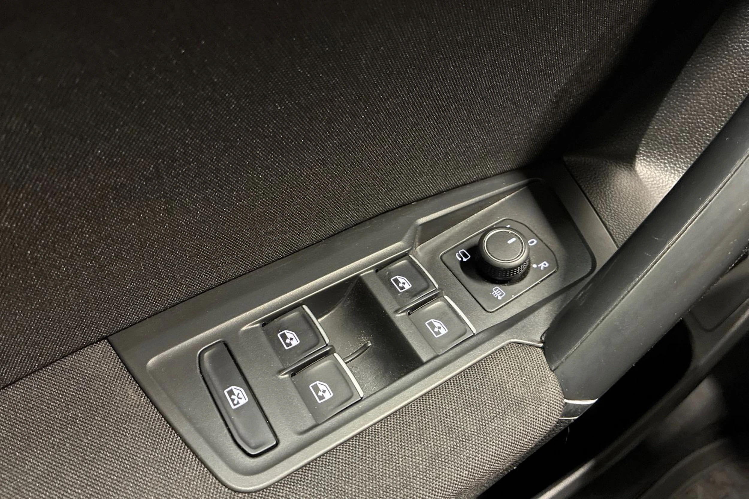 Musta Volkswagen Tiguan Allspace 2018 kuva 17.
