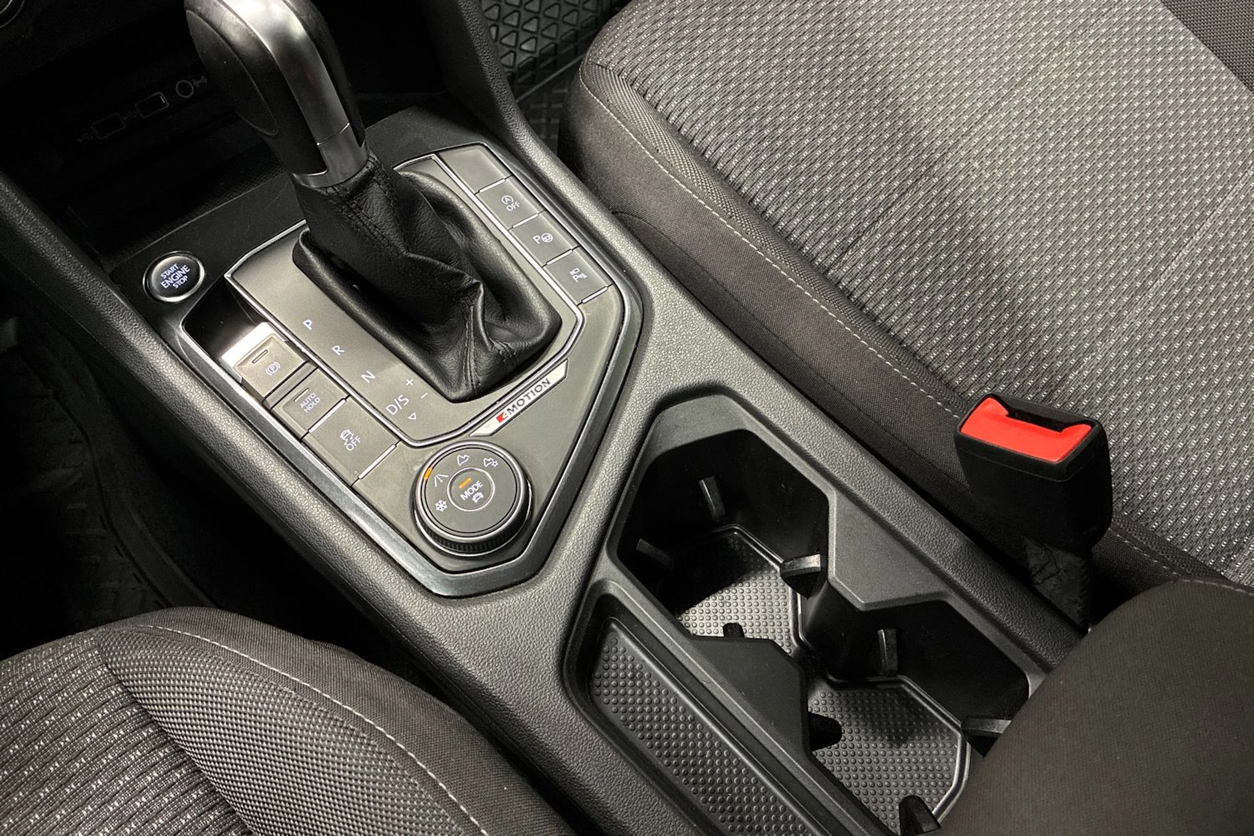 Musta Volkswagen Tiguan Allspace 2018 kuva 18.