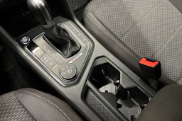 Musta Volkswagen Tiguan Allspace 2018 kuva 18.