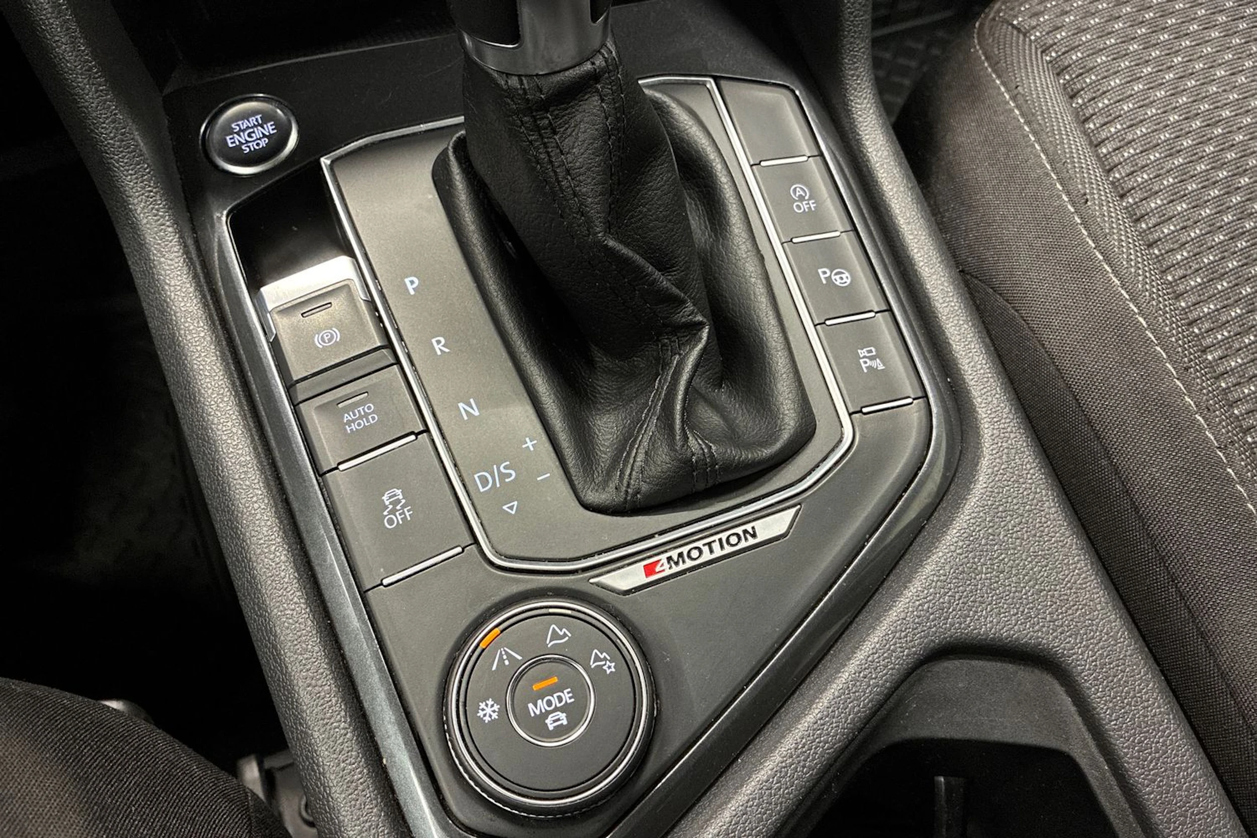 Musta Volkswagen Tiguan Allspace 2018 kuva 19.