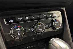 Musta Volkswagen Tiguan Allspace 2018 kuva 20.
