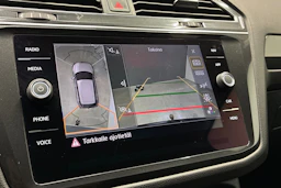 Musta Volkswagen Tiguan Allspace 2018 kuva 23.