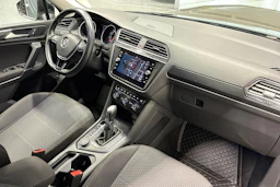 Musta Volkswagen Tiguan Allspace 2018 kuva 31.