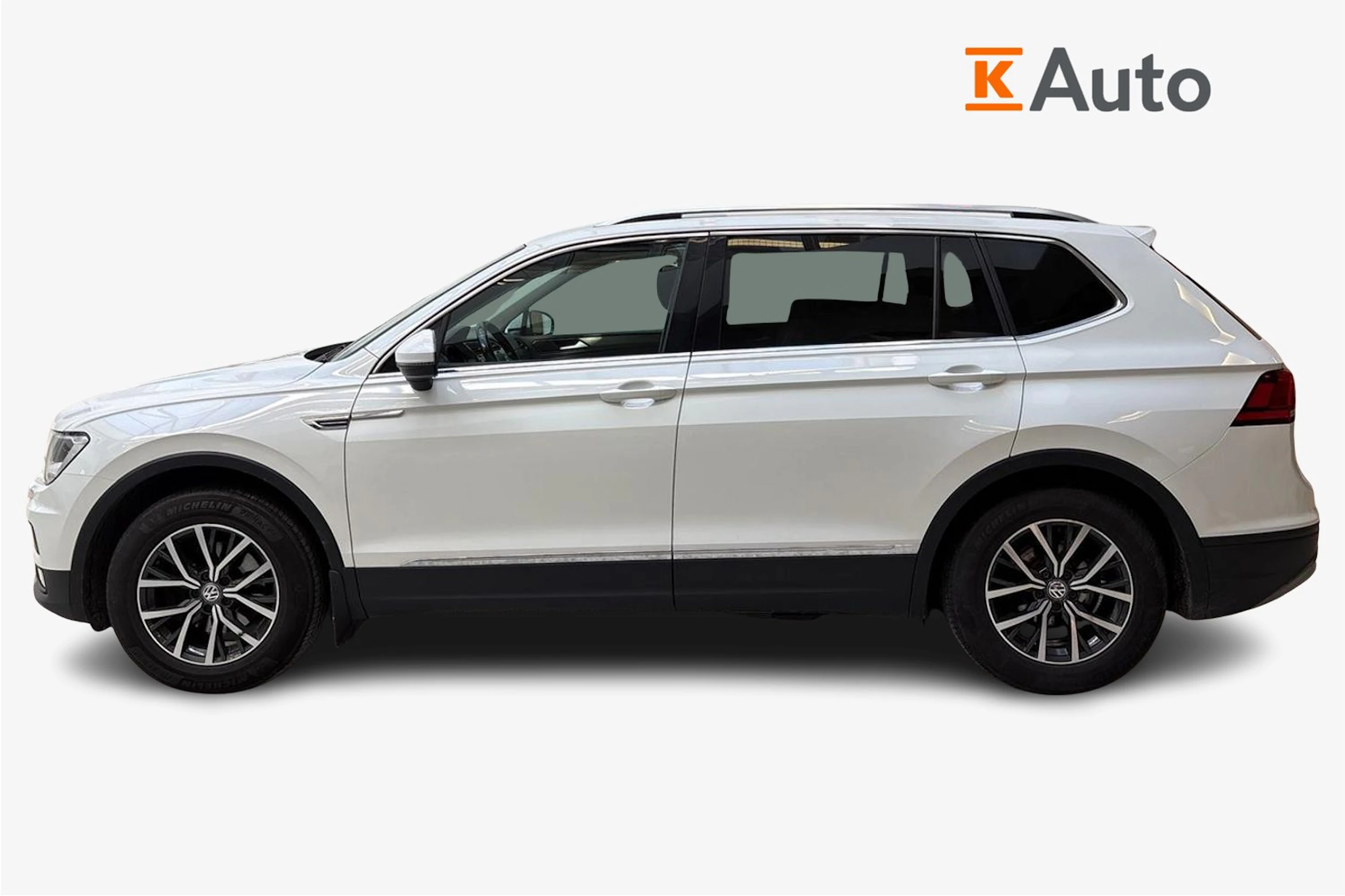 valkoinen Volkswagen Tiguan Allspace 2018 kuva 7.