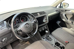 valkoinen Volkswagen Tiguan Allspace 2018 kuva 8.