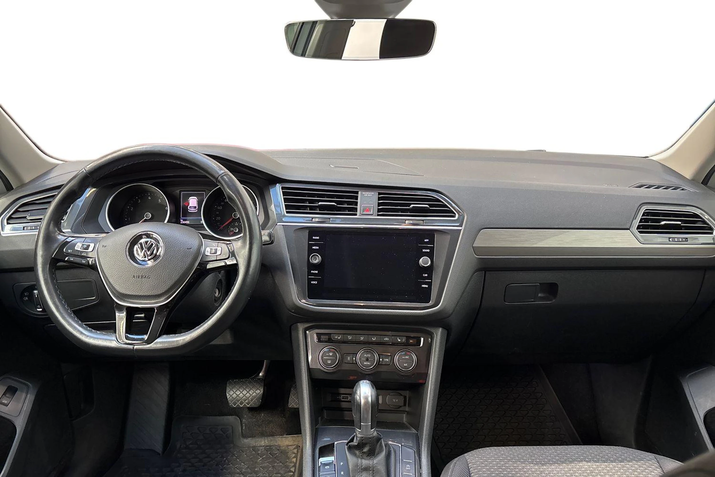 valkoinen Volkswagen Tiguan Allspace 2018 kuva 9.