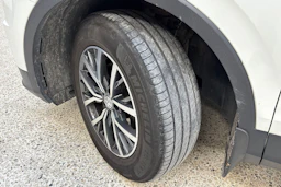 valkoinen Volkswagen Tiguan Allspace 2018 kuva 13.