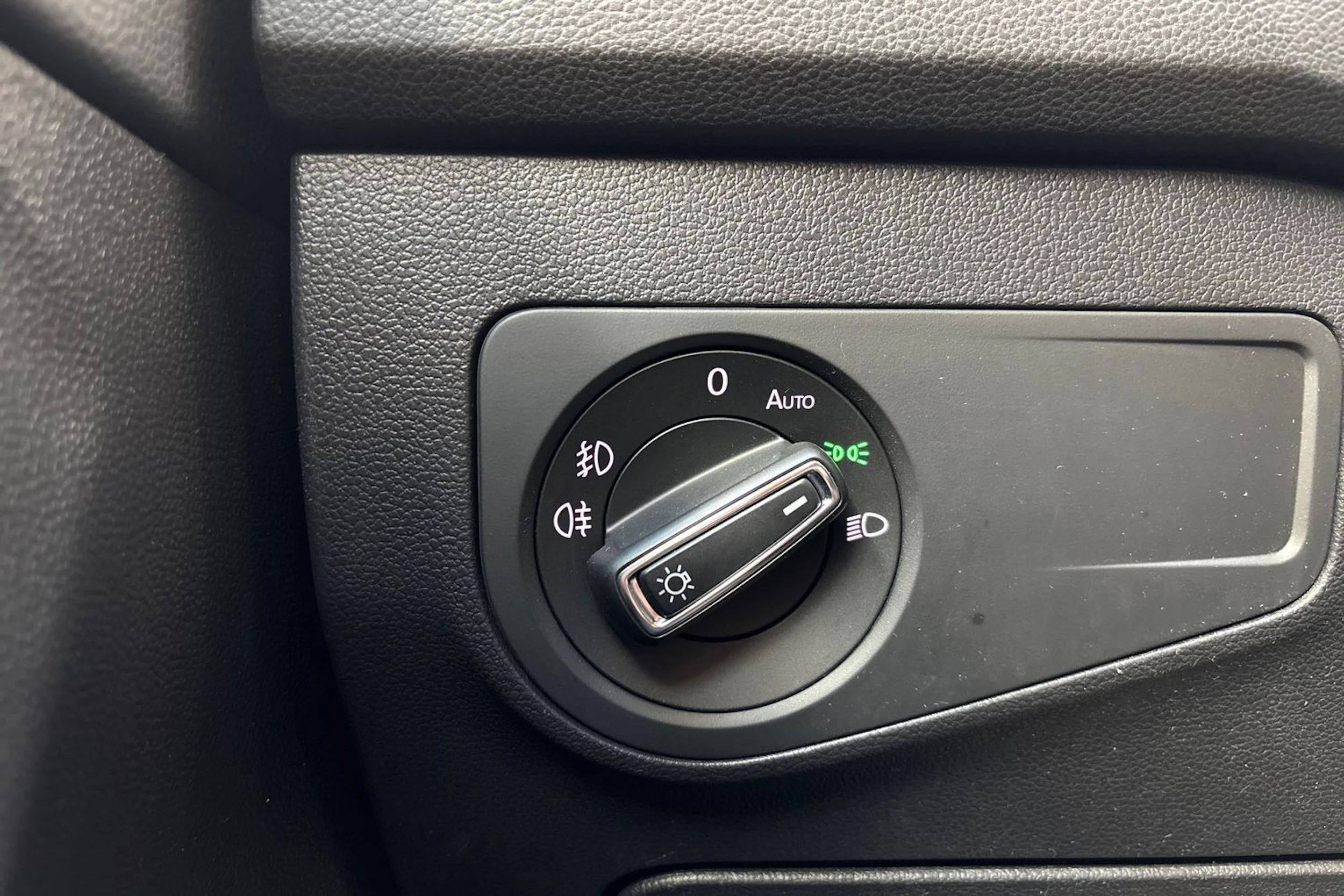 valkoinen Volkswagen Tiguan Allspace 2018 kuva 22.
