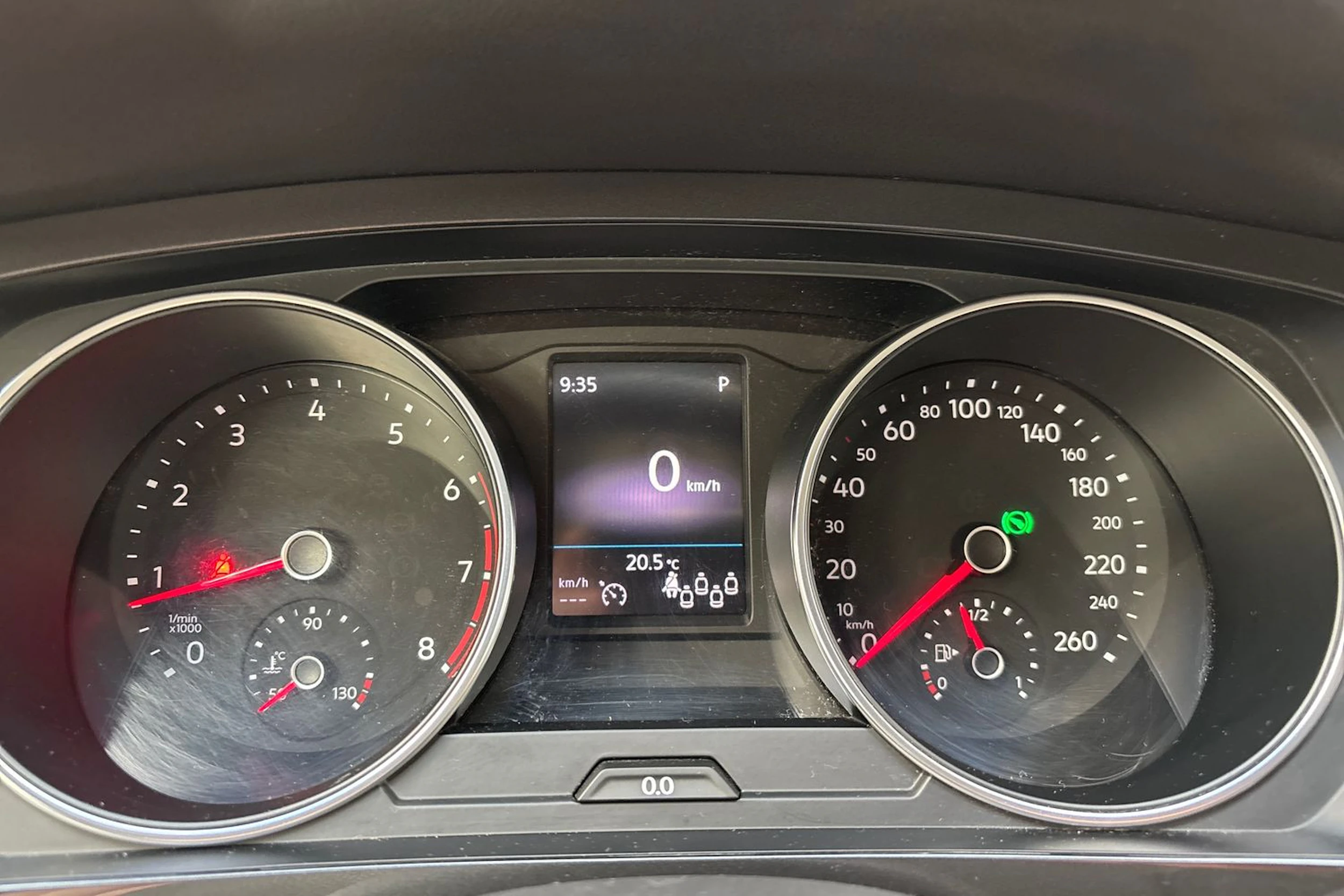 valkoinen Volkswagen Tiguan Allspace 2018 kuva 24.