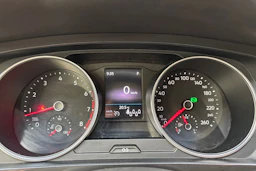 valkoinen Volkswagen Tiguan Allspace 2018 kuva 24.