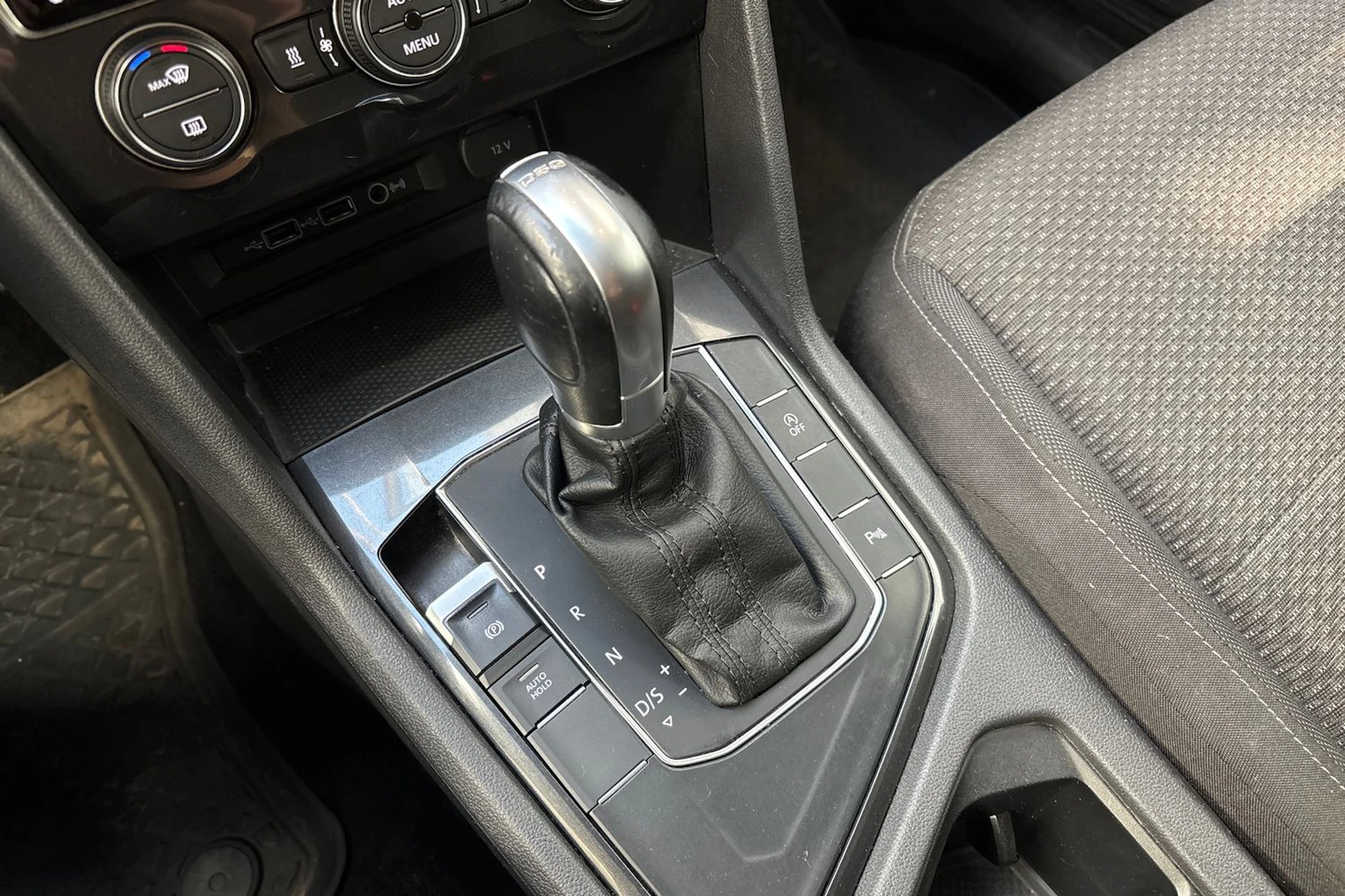 valkoinen Volkswagen Tiguan Allspace 2018 kuva 25.