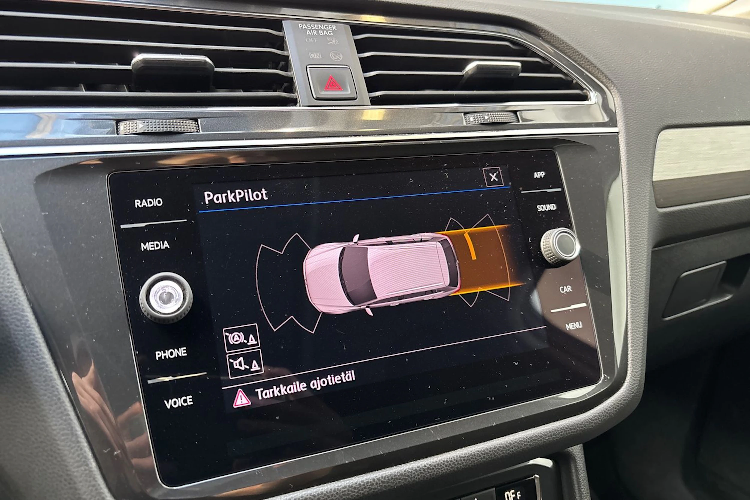 valkoinen Volkswagen Tiguan Allspace 2018 kuva 27.