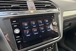 valkoinen Volkswagen Tiguan Allspace 2018 kuva 28.