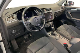 Valkoinen Volkswagen Tiguan Allspace 2018 kuva 8.