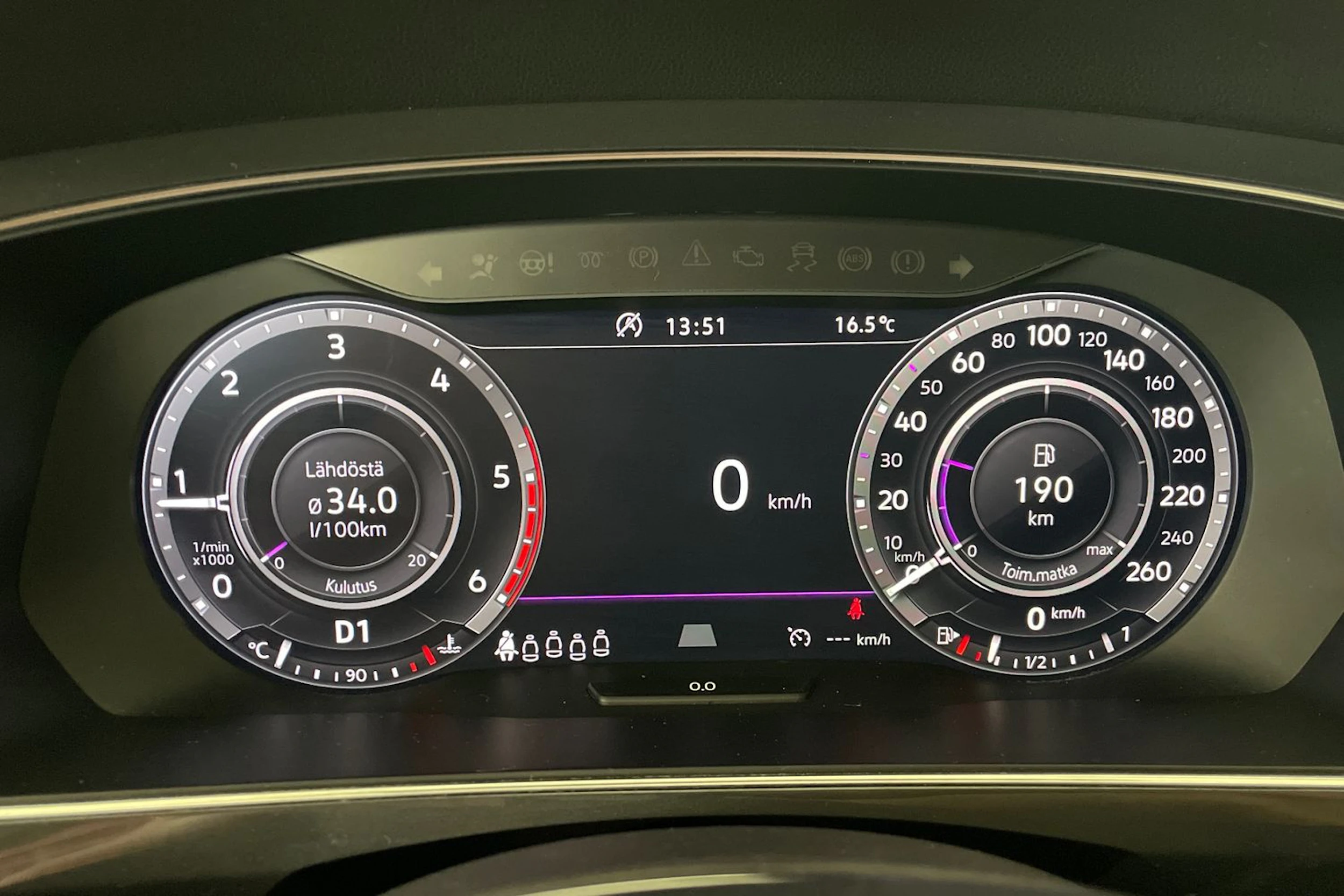 Valkoinen Volkswagen Tiguan Allspace 2018 kuva 15.