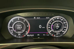 Valkoinen Volkswagen Tiguan Allspace 2018 kuva 15.