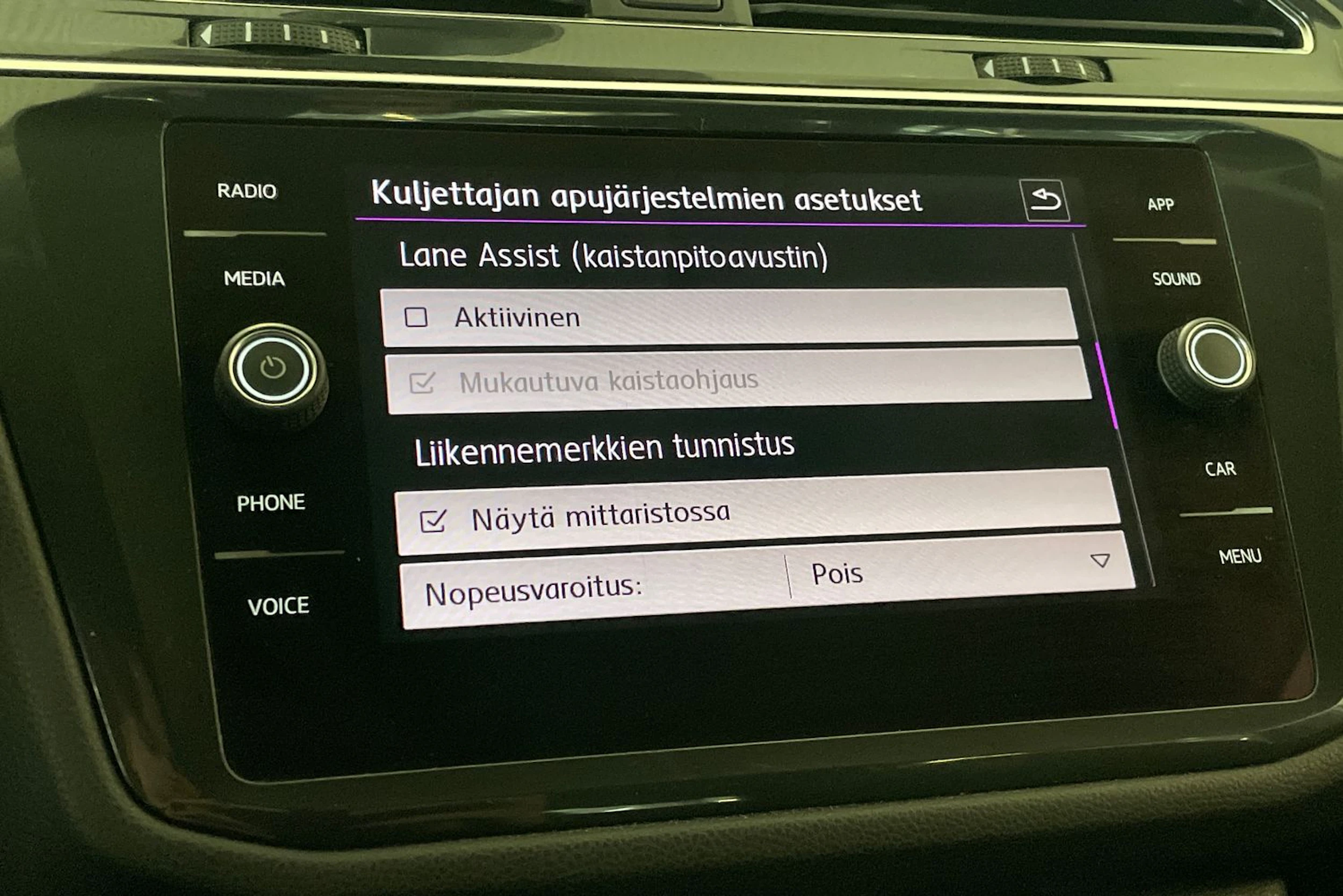 Valkoinen Volkswagen Tiguan Allspace 2018 kuva 19.