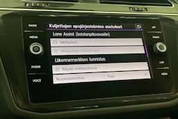 Valkoinen Volkswagen Tiguan Allspace 2018 kuva 19.