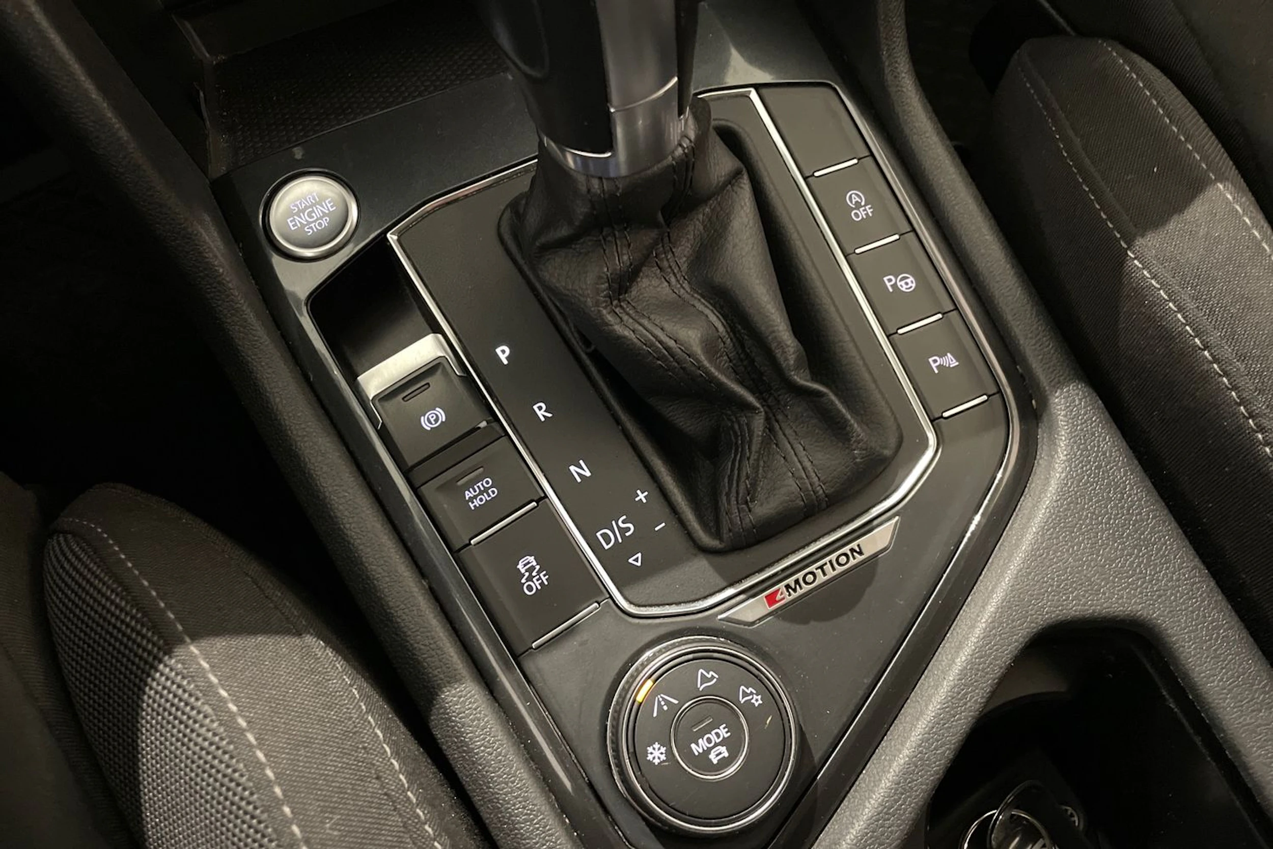 Valkoinen Volkswagen Tiguan Allspace 2018 kuva 22.