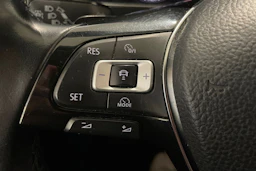 Valkoinen Volkswagen Tiguan Allspace 2018 kuva 25.