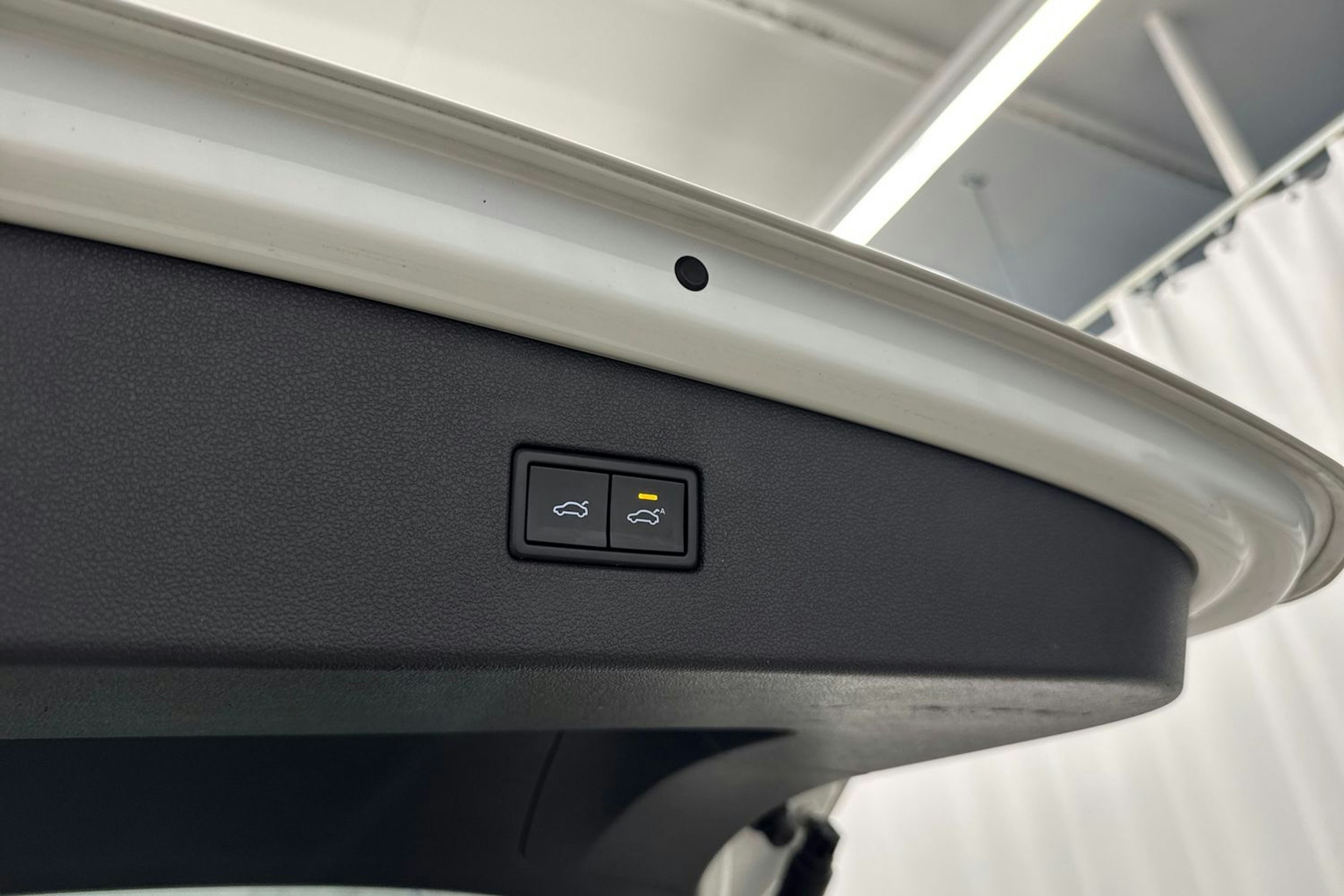 valkoinen Volkswagen Tiguan Allspace 2018 kuva 17.