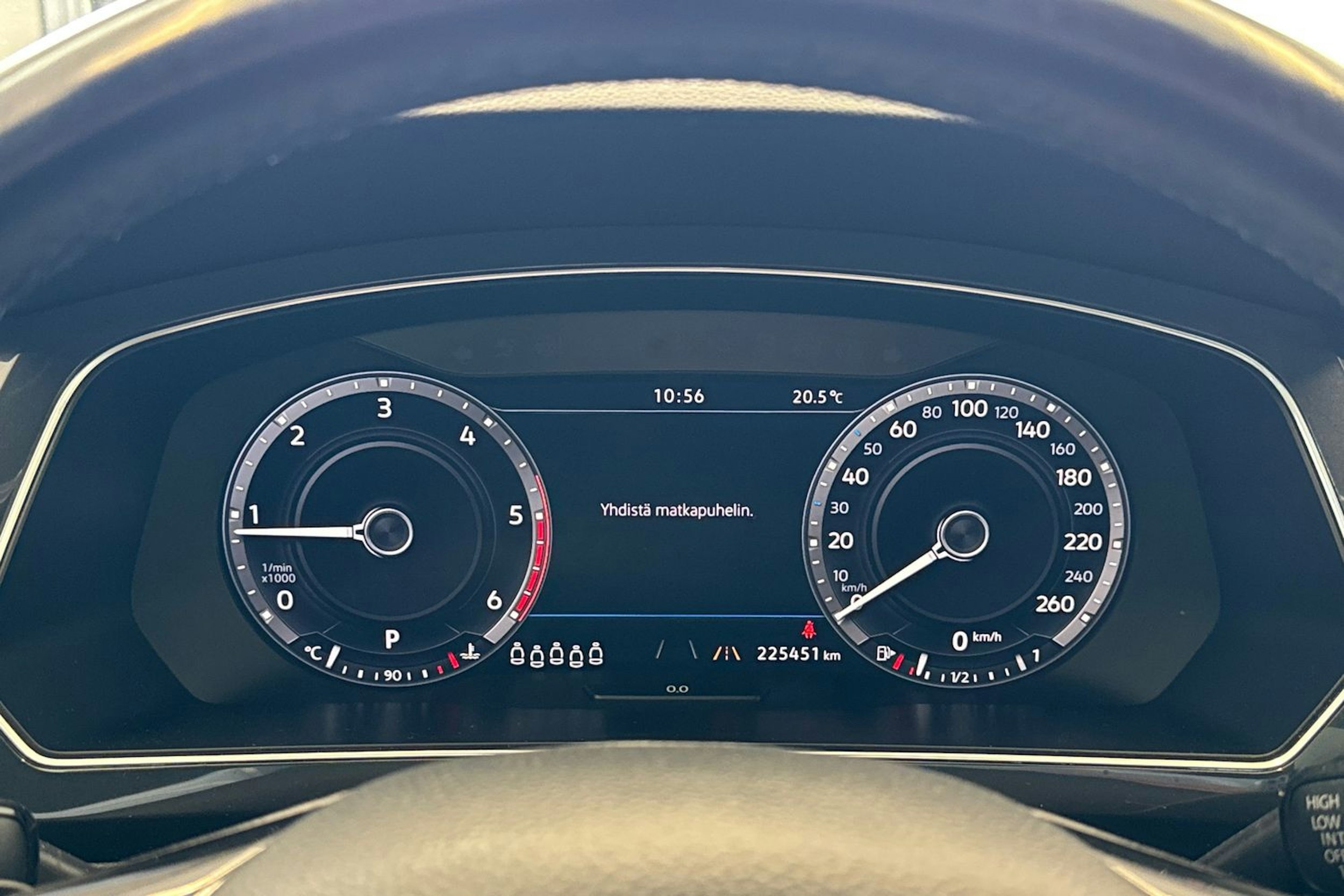 valkoinen Volkswagen Tiguan Allspace 2018 kuva 20.