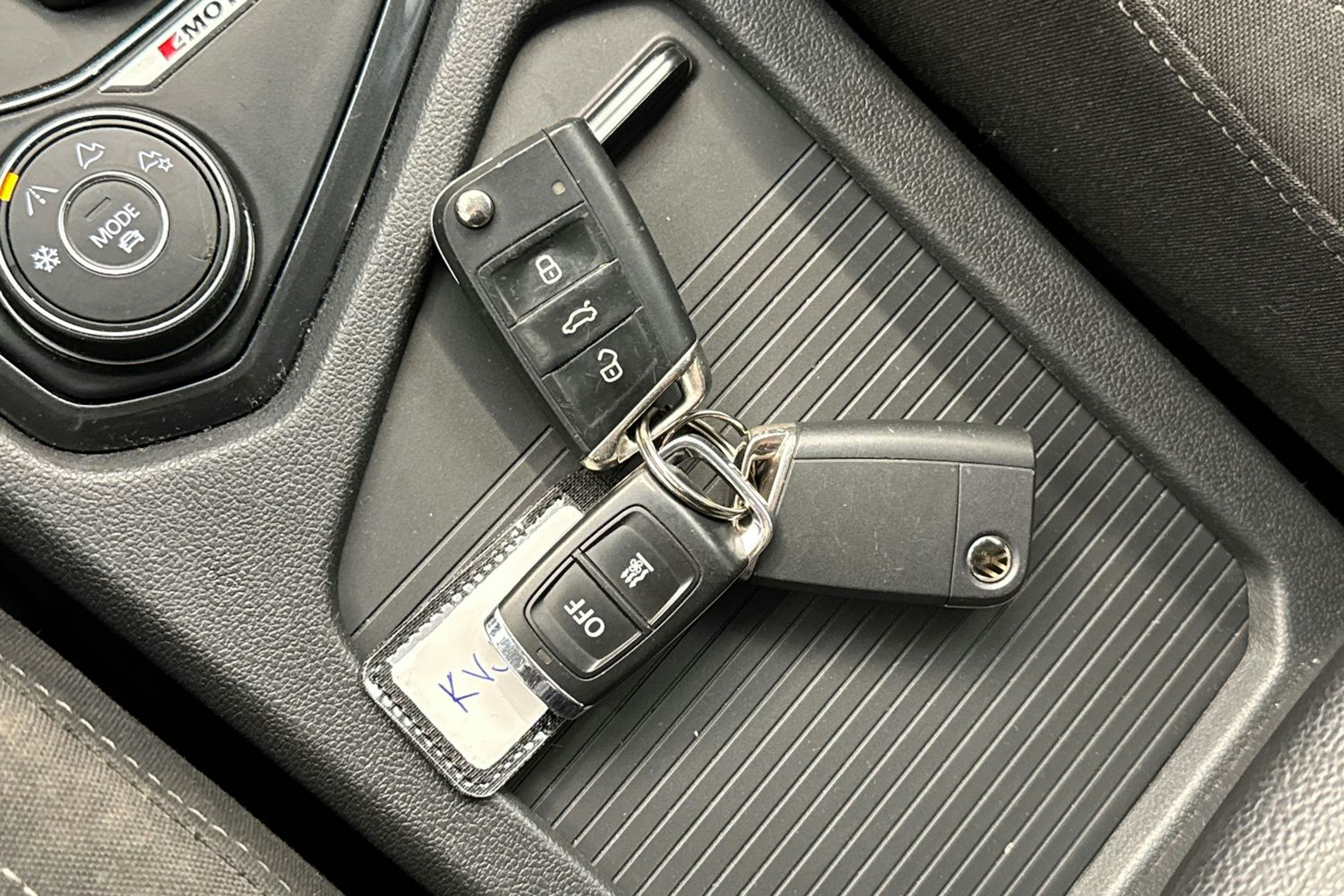 valkoinen Volkswagen Tiguan Allspace 2018 kuva 24.